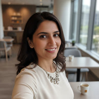 Manisha V, Banker